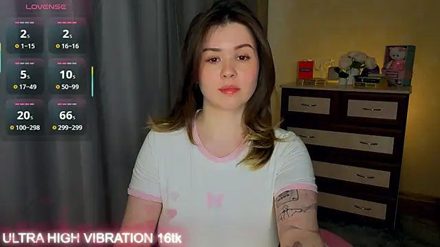 Snapshot of cutie_mili chatting on 05.22.26 cutie mili online show from 05.22.26