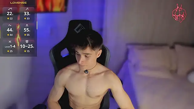 Snapshot of thomklein chatting on 02.13.26 thomklein online show from 02.13.26