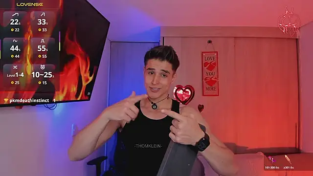 Snapshot of thomklein chatting on 02.14.26 thomklein online show from 02.14.26