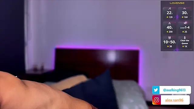 AxelKing1326 online show from 10.13.25