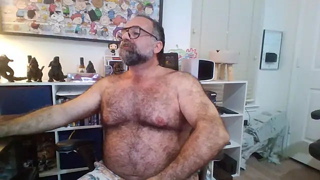 Snapshot of chainjulious chatting on 11.20.25 chainjulious online show from 11.20.25