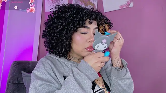 Snapshot of foxxy-lov3 chatting on 05.25.26 foxxy-lov3 online show from 05.25.26