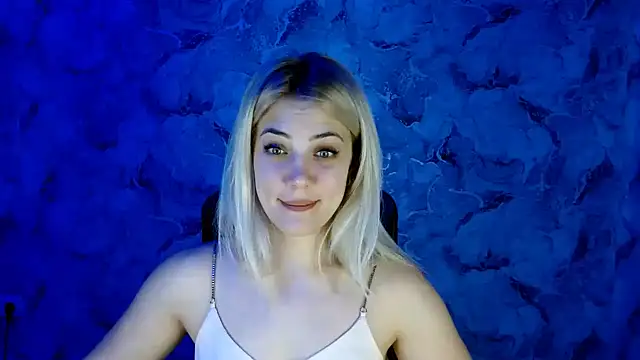 Snapshot of nika_gold1 chatting on 12.15.24 nika gold1 online show from 12.15.24