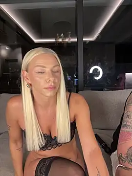 SexOnMyLvL online show from 07.10.26