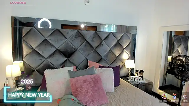 sofhiaa adaams online show from 01.22.25