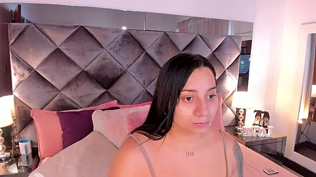 sofhiaa adaams online show from 02.07.25