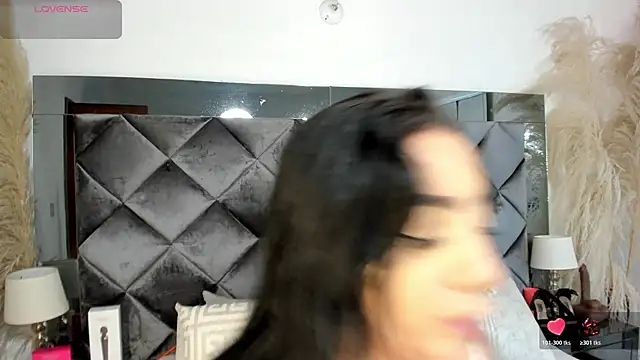 sofhiaa adaams online show from 10.29.25