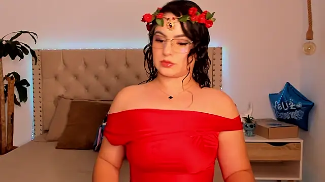 Lia Hurley online show from 02.14.25