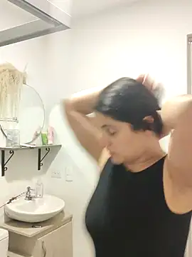 Lia Hurley online show from 02.28.25