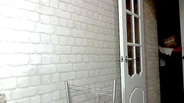 Snapshot of hornymommy69_ chatting on 10.26.25 hornymommy69 online show from 10.26.25