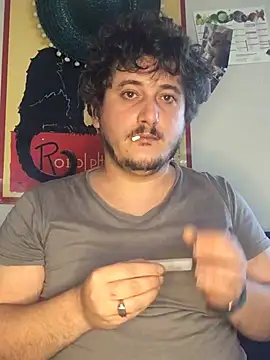 Snapshot of Daminou28 chatting on 12.28.24 Daminou28 online show from 12.28.24