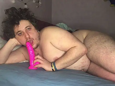 Snapshot of Daminou28 chatting on 02.01.25 Daminou28 online show from 02.01.25