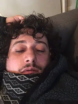 Snapshot of Daminou28 chatting on 02.24.25 Daminou28 online show from 02.24.25