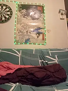 Snapshot of Daminou28 chatting on 10.13.25 Daminou28 online show from 10.13.25