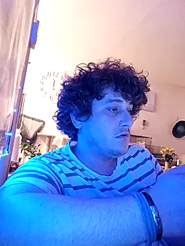 Snapshot of Daminou28 chatting on 10.21.25 Daminou28 online show from 10.21.25