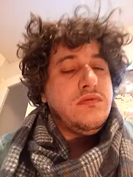 Snapshot of Daminou28 chatting on 10.26.25 Daminou28 online show from 10.26.25