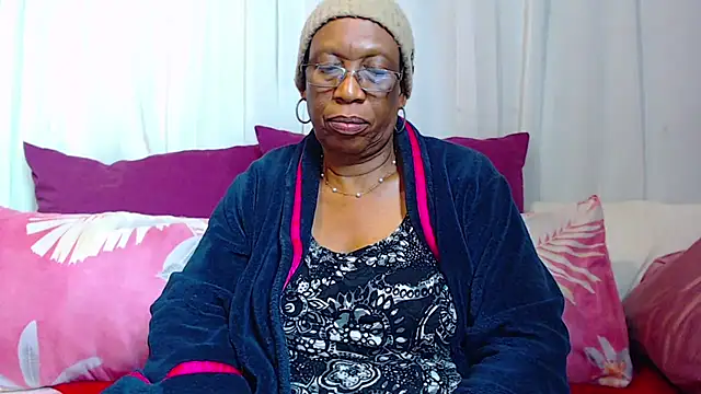 Snapshot of Freakyassnwildx chatting on 11.25.25 Freakyassnwildx online show from 11.25.25