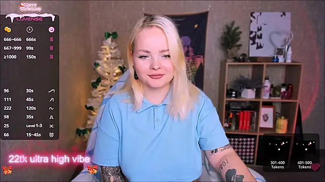 Snapshot of flower_sarah_ chatting on 12.19.24 flower sarah online show from 12.19.24