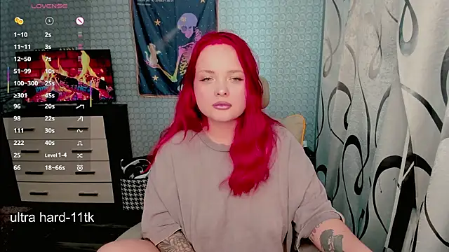 Snapshot of flower_sarah_ chatting on 06.19.26 flower sarah online show from 06.19.26