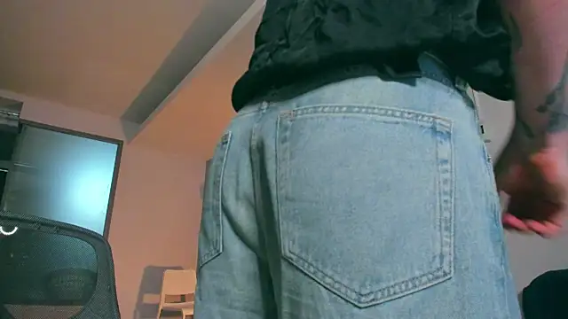 Samuel Andrew online show from 11.08.25