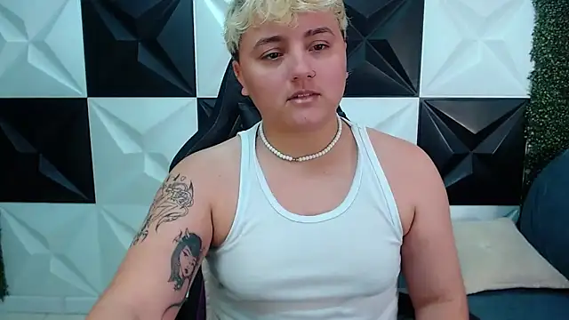 isabeautyx19 online show from 12.28.24