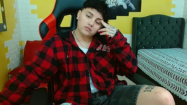 isabeautyx19 online show from 11.08.25