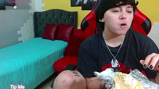 Snapshot of isabeautyx19 chatting on 02.19.26 isabeautyx19 online show from 02.19.26