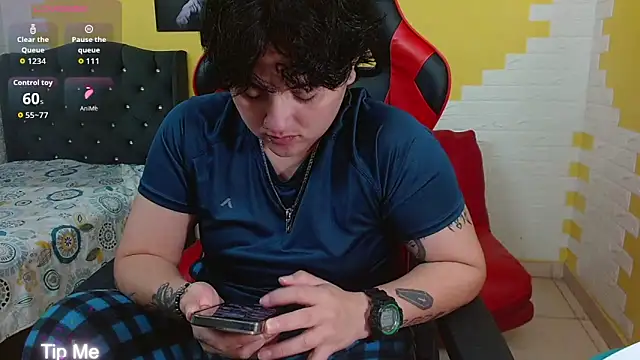 Snapshot of isabeautyx19 chatting on 03.10.26 isabeautyx19 online show from 03.10.26