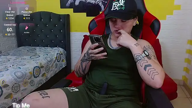 Snapshot of isabeautyx19 chatting on 03.11.26 isabeautyx19 online show from 03.11.26