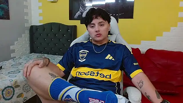 Snapshot of isabeautyx19 chatting on 03.22.26 isabeautyx19 online show from 03.22.26