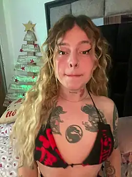 Snapshot of Bonnie_vega chatting on 12.19.24 Bonnie vega online show from 12.19.24