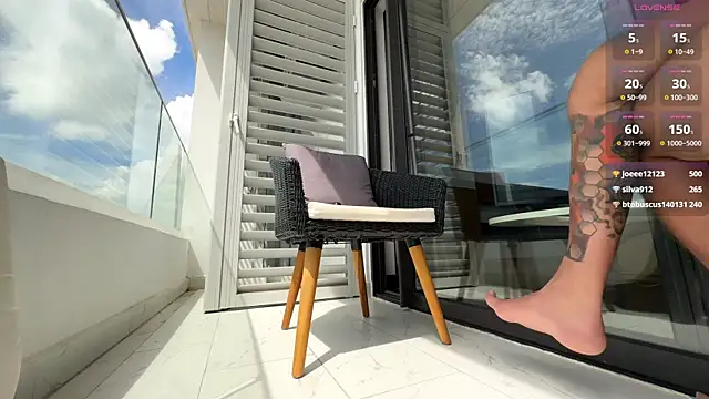 Snapshot of Hella_Hardcorre chatting on 10.01.25 Hella Hardcorre online show from 10.01.25