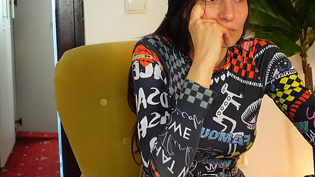 NinaCrystal1 online show from 04.23.26