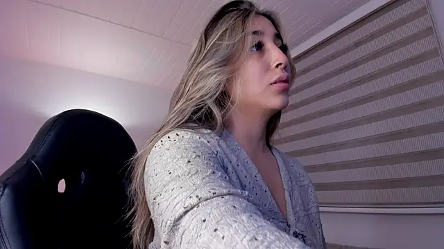 Snapshot of vico_sweety chatting on 05.19.26 vico sweety online show from 05.19.26