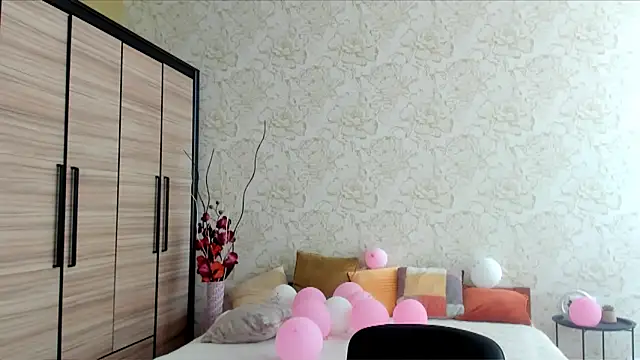 JulisSweet online show from 03.06.25