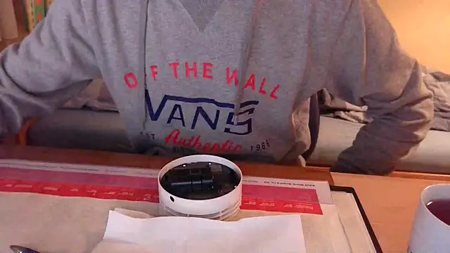 Snapshot of SissyStefanie chatting on 12.15.24 SissyStefanie online show from 12.15.24