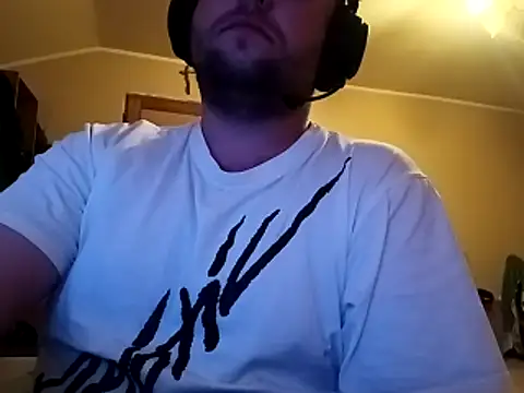 Snapshot of RoboticPower7 chatting on 04.18.26 RoboticPower7 online show from 04.18.26