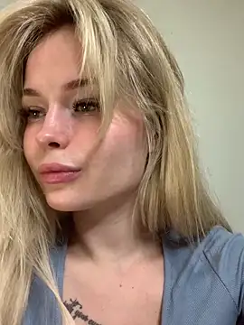 Snapshot of Vladamais chatting on 01.17.25 Vladamais online show from 01.17.25