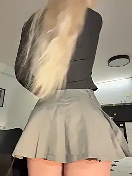 Snapshot of Vladamais chatting on 03.19.26 Vladamais online show from 03.19.26