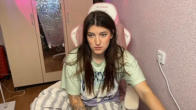 Katrin  kiss online show from 04.25.26