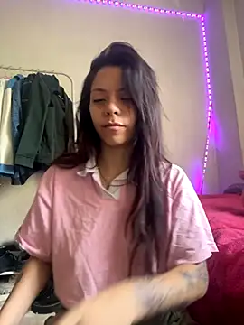 Snapshot of melisabunnny chatting on 10.29.25 melisabunnny online show from 10.29.25