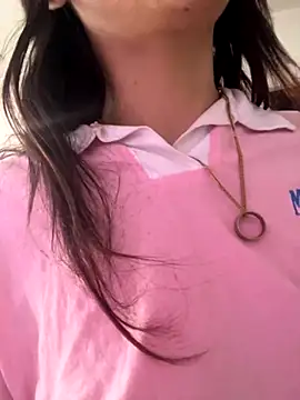 Snapshot of melisabunnny chatting on 10.30.25 melisabunnny online show from 10.30.25