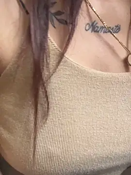 Snapshot of melisabunnny chatting on 11.05.25 melisabunnny online show from 11.05.25