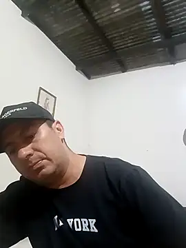 Snapshot of walwan85 chatting on 11.16.25 walwan85 online show from 11.16.25