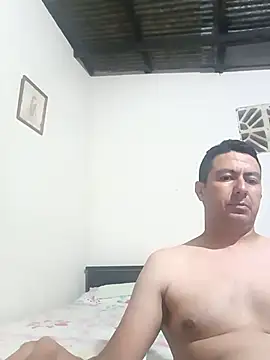 Snapshot of walwan85 chatting on 12.04.25 walwan85 online show from 12.04.25