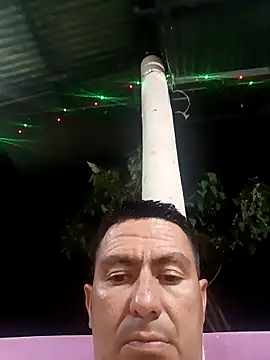 Snapshot of walwan85 chatting on 12.19.25 walwan85 online show from 12.19.25