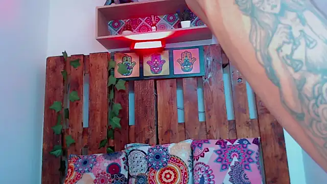 Snapshot of SARA_VAL3NTINA_ chatting on 09.09.25 SARA VAL3NTINA  online show from 09.09.25