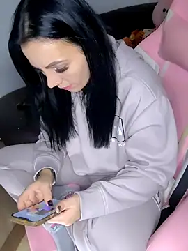 ReiyaRey online show from 10.31.25