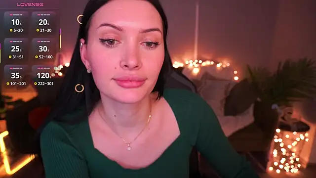 Snapshot of MilaSecrett chatting on 02.07.26 MilaSecrett online show from 02.07.26