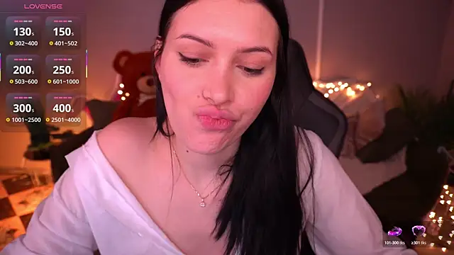 Snapshot of MilaSecrett chatting on 02.08.26 MilaSecrett online show from 02.08.26